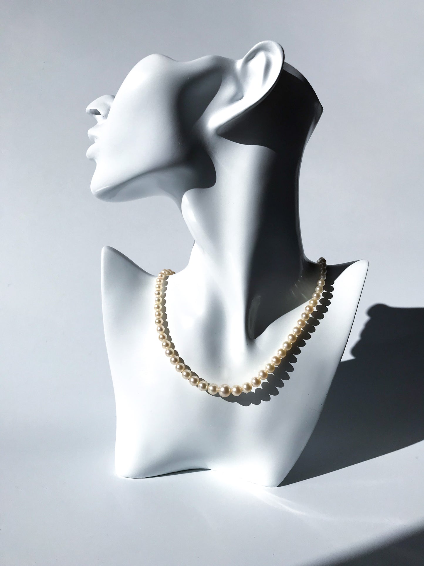 Mikimoto Akoya pearl vintage graduated necklace with the original box