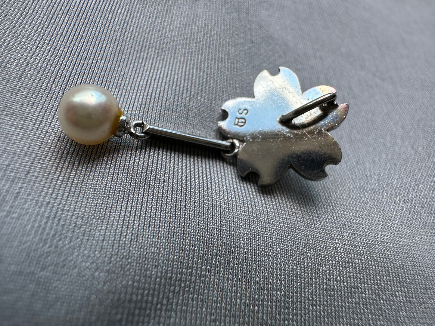 Collector’s item 1970 Osaka Expo Tasaki vintage Akoya pearl pendant top