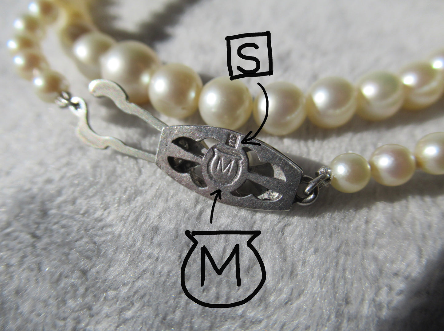 Mikimoto Akoya pearl vintage graduated necklace with the original box
