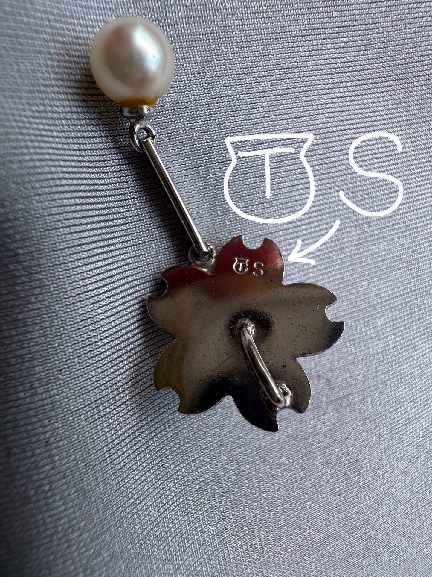 Collector’s item 1970 Osaka Expo Tasaki vintage Akoya pearl pendant top