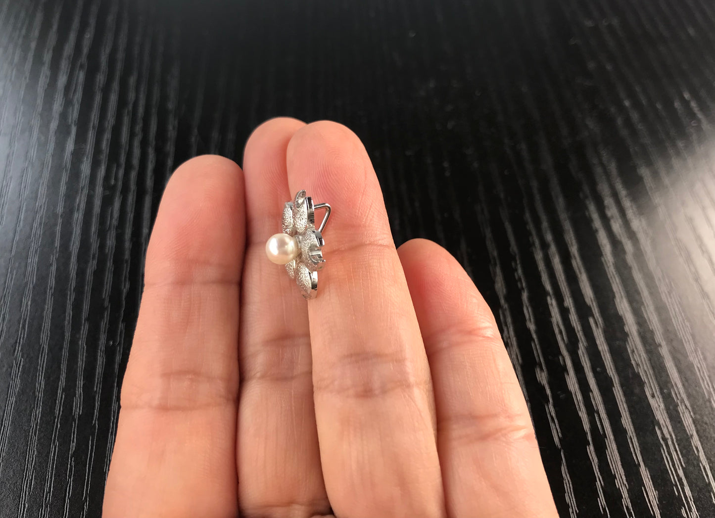 Collector’s item 1970 Osaka Expo TASAKI vintage Akoya pearl pendant