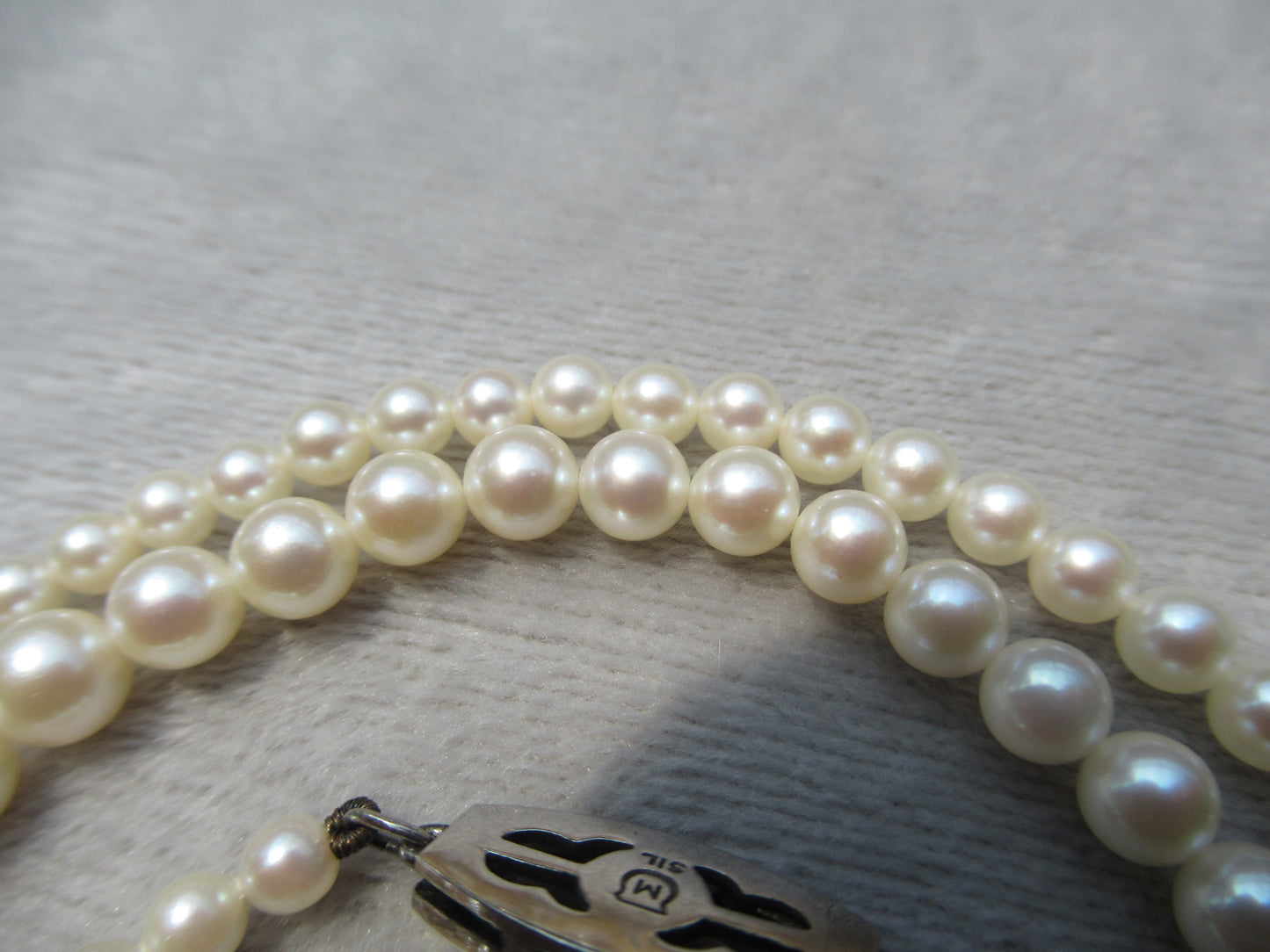 Mikimoto Akoya pearl vintage graduated necklace with the original box