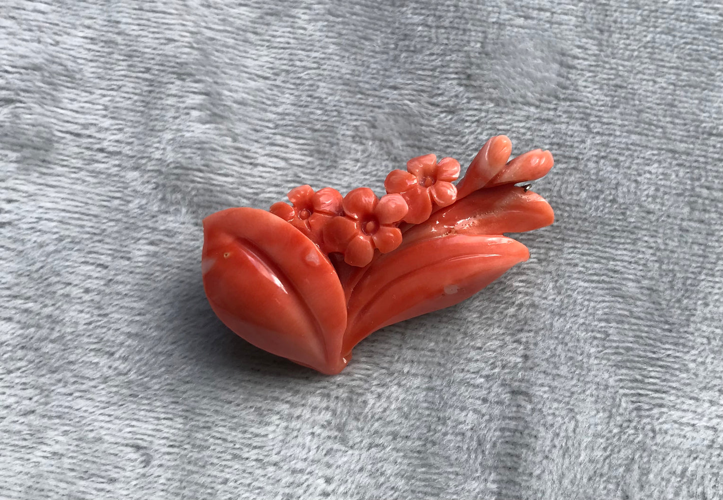 Natural persimmon pink carved Momo coral cherry blossom vintage brooch