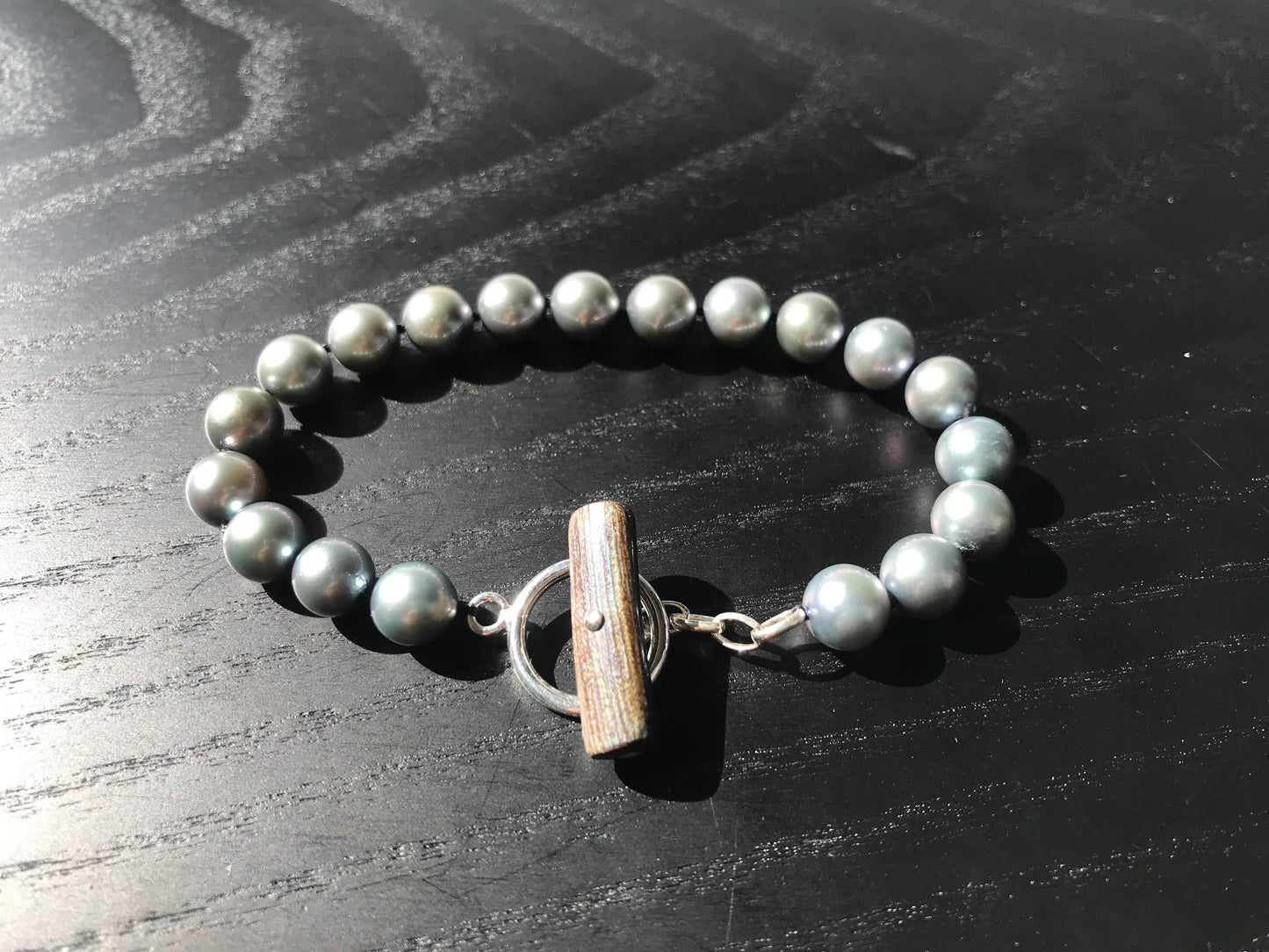 Silver blue Akoya pearl bracelet silver 925 toggle ring with deep sea coral bar