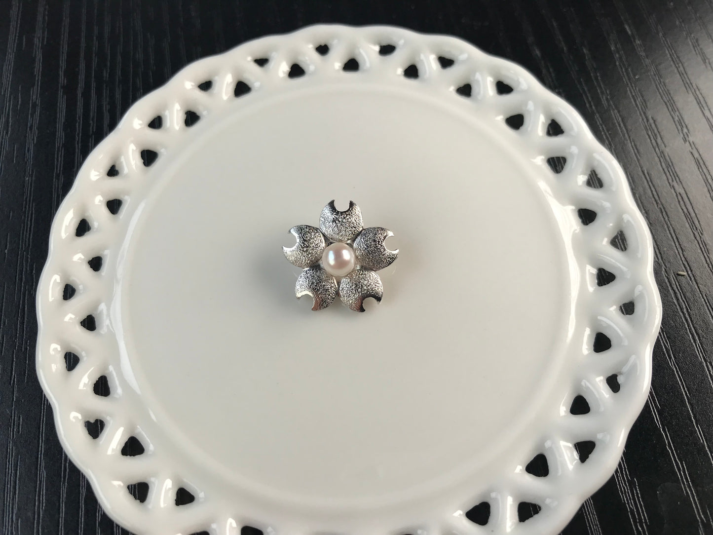 Collector’s item 1970 Osaka Expo TASAKI vintage Akoya pearl pendant