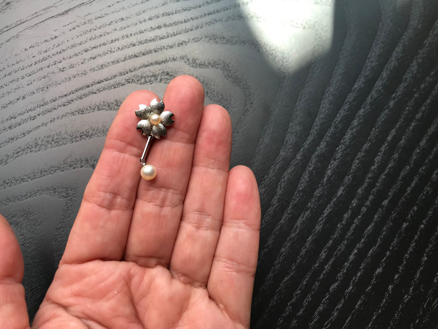 Collector’s item 1970 Osaka Expo Tasaki vintage Akoya pearl pendant top