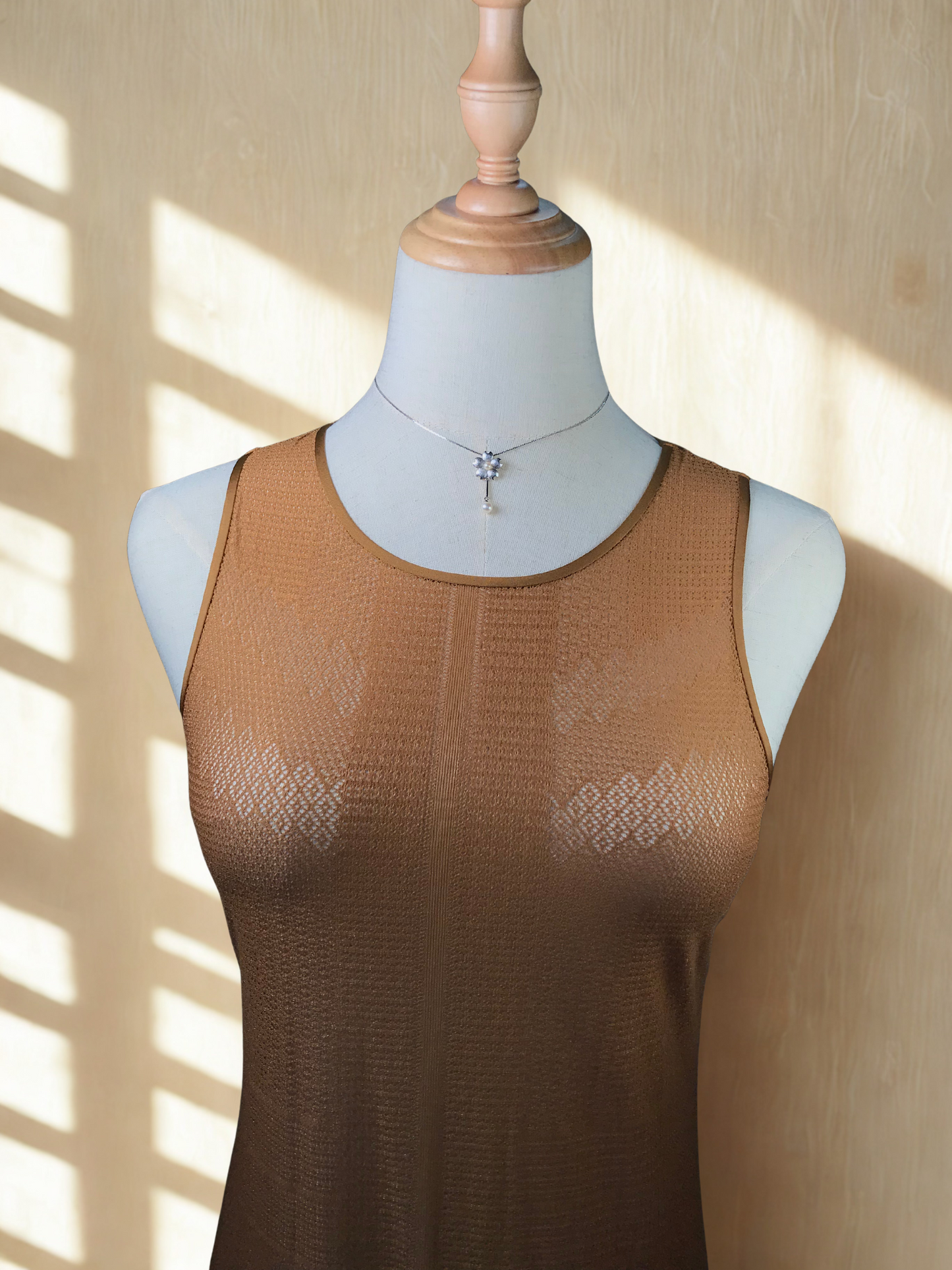 Collector’s item 1970 Osaka Expo Tasaki vintage Akoya pearl pendant top