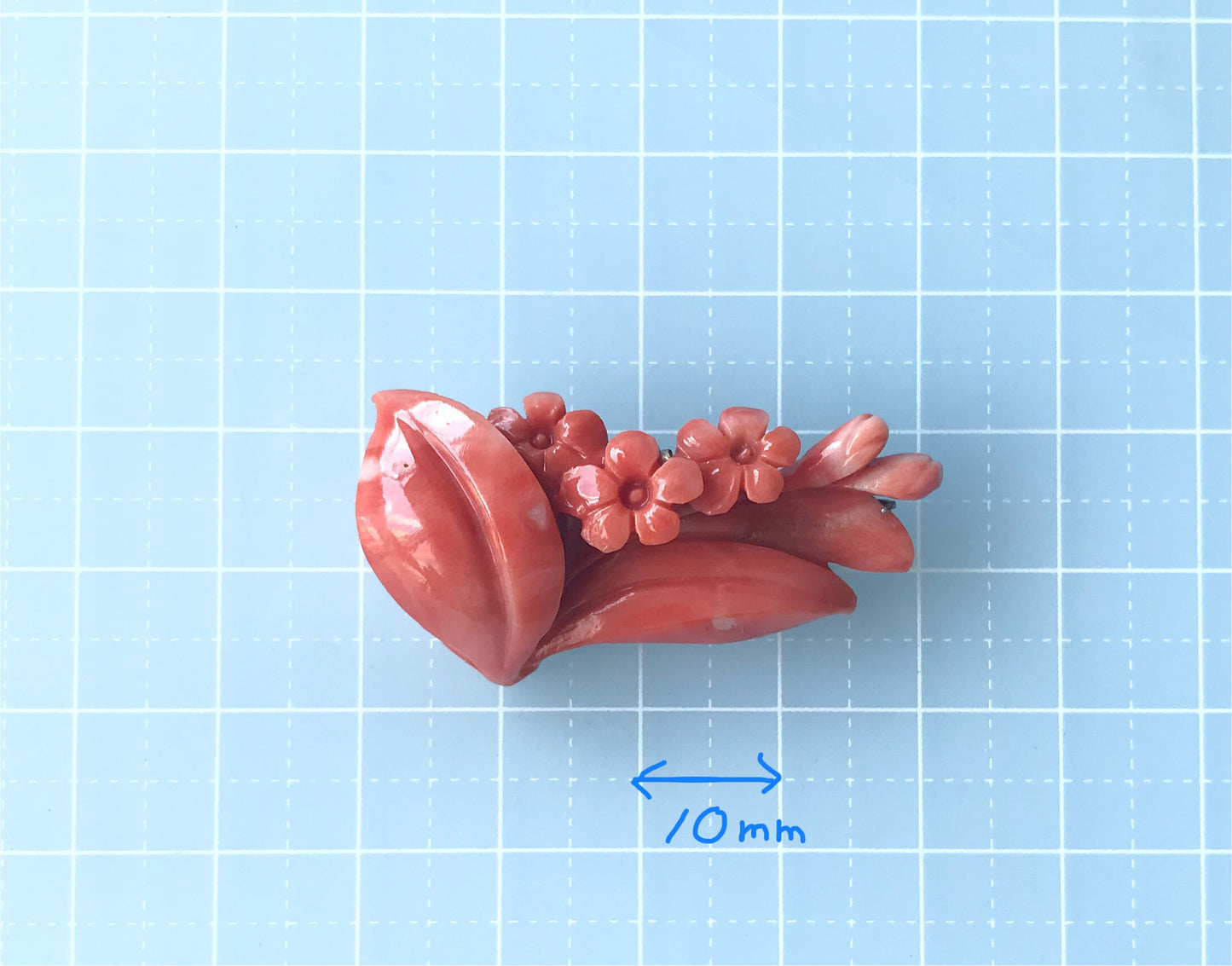Natural persimmon pink carved Momo coral cherry blossom vintage brooch