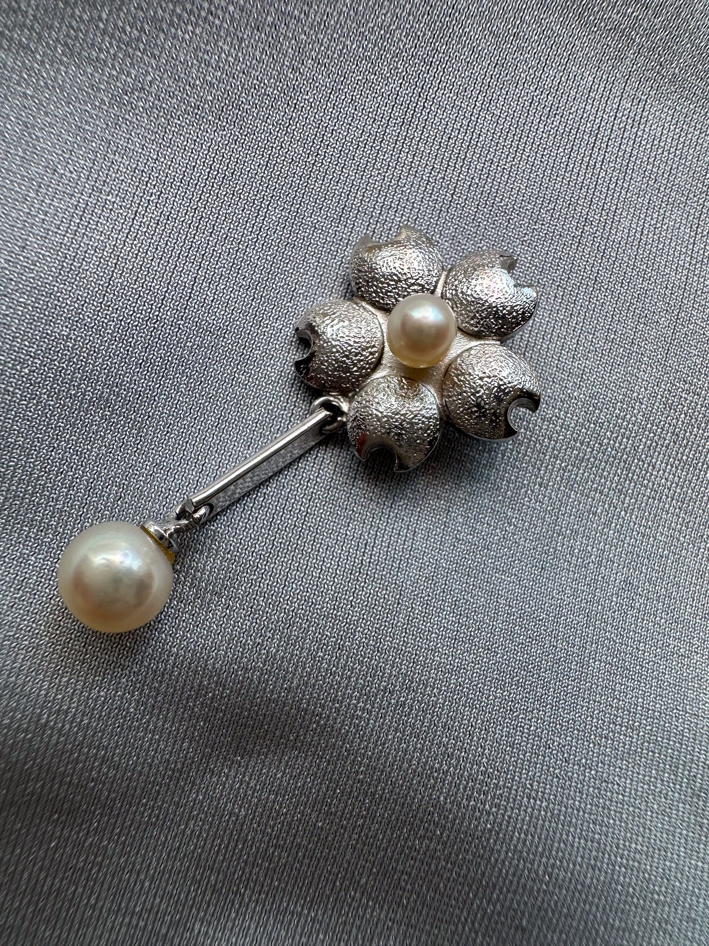 Collector’s item 1970 Osaka Expo Tasaki vintage Akoya pearl pendant top