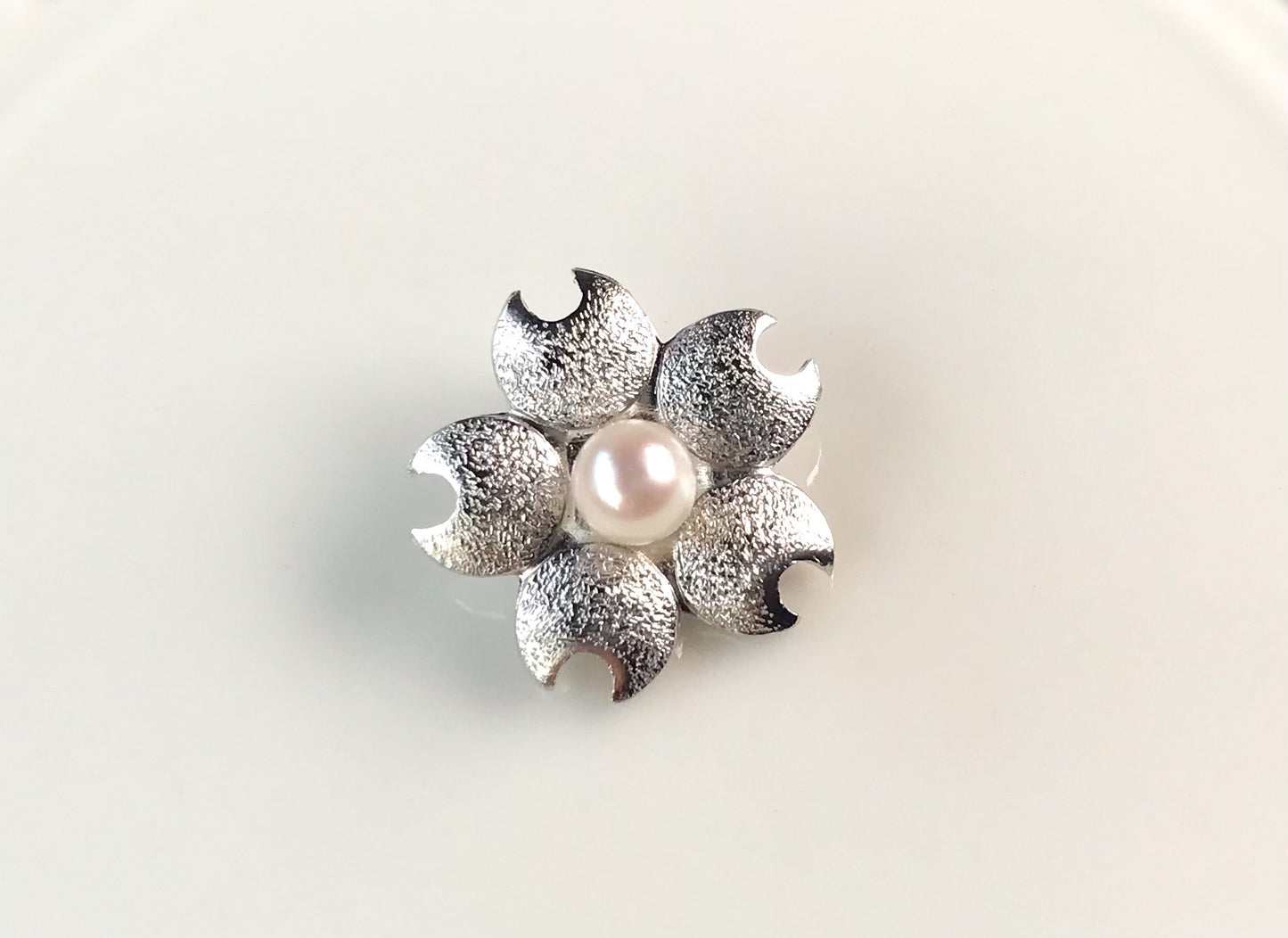 Collector’s item 1970 Osaka Expo TASAKI vintage Akoya pearl pendant
