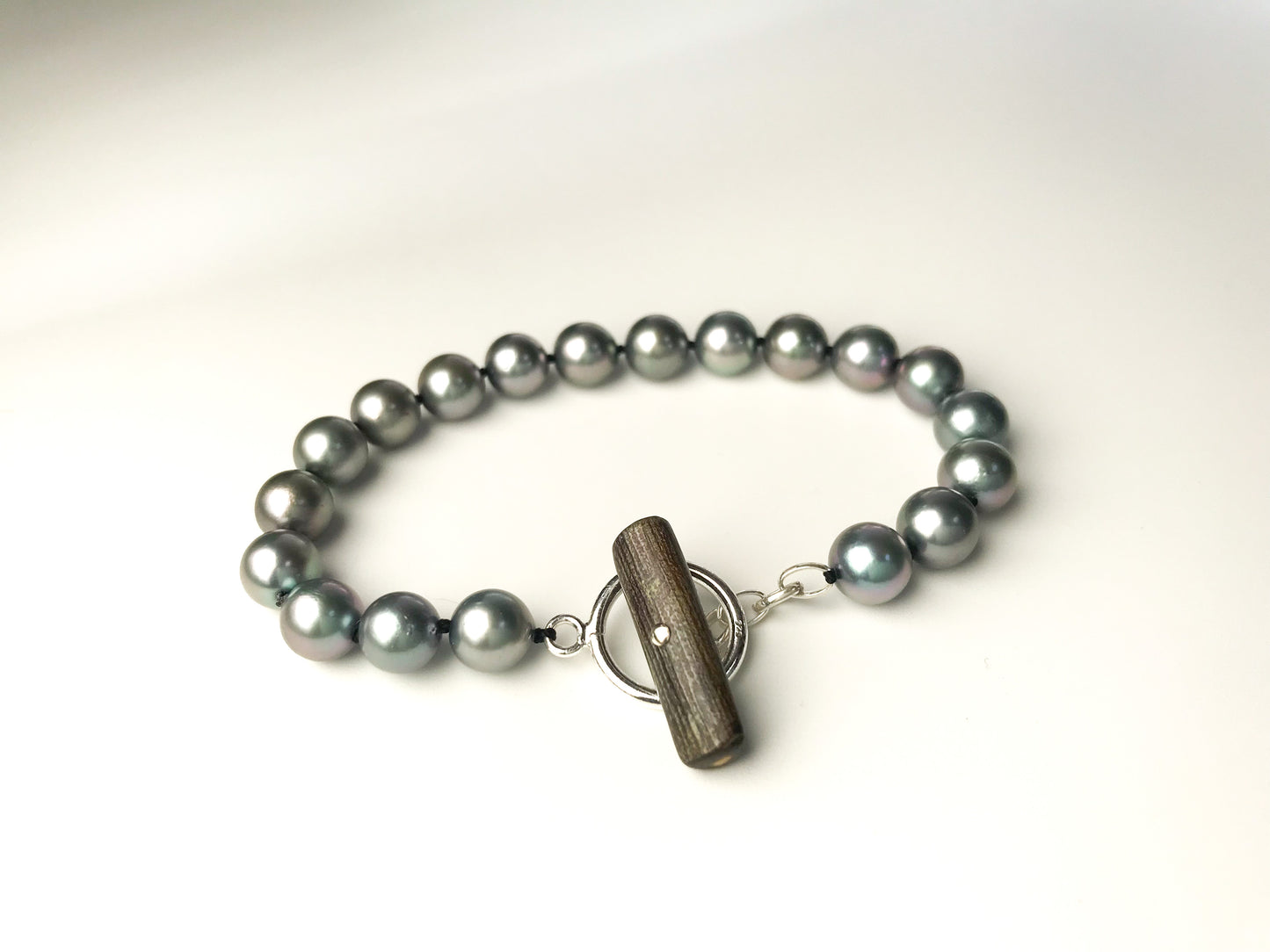 Silver blue Akoya pearl bracelet silver 925 toggle ring with deep sea coral bar