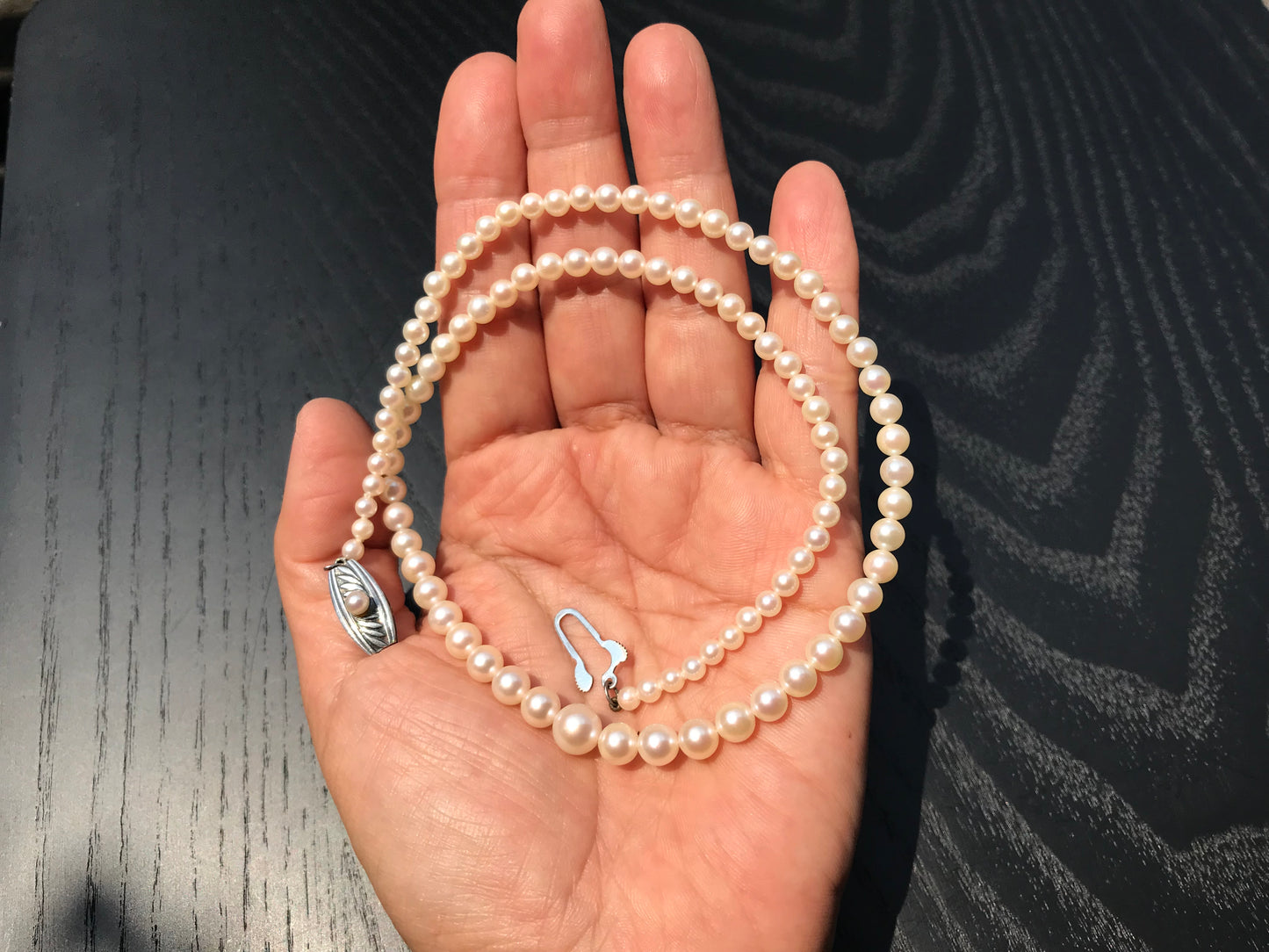 Mikimoto Akoya pearl vintage graduated necklace with the original box